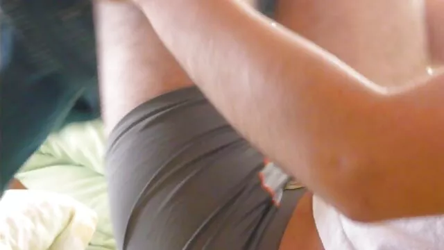 Wyjął darmowe filmy erotic Spodnie i oddał je ludziom Wielkiego
